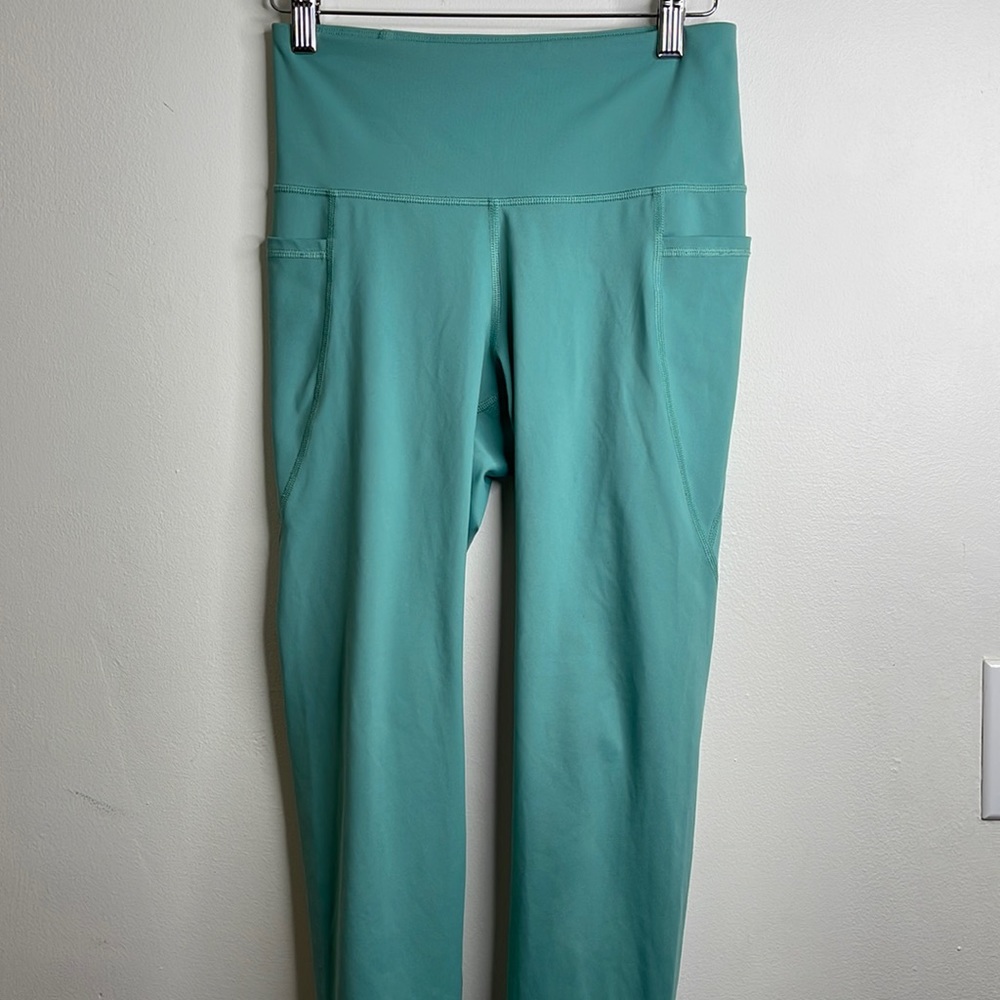 Old Navy Active Elevate Athletic Leggings Size Medium